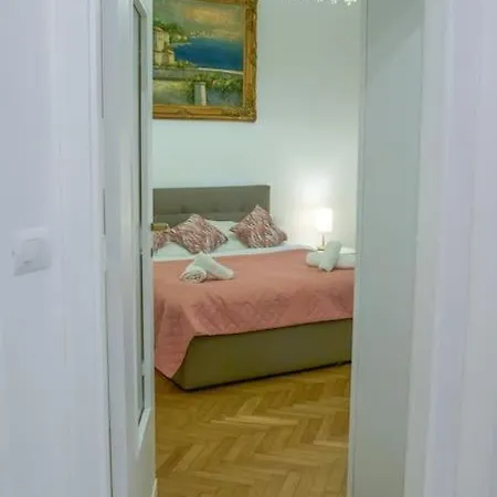 Citylife Brand New Luxury Art Apartament *